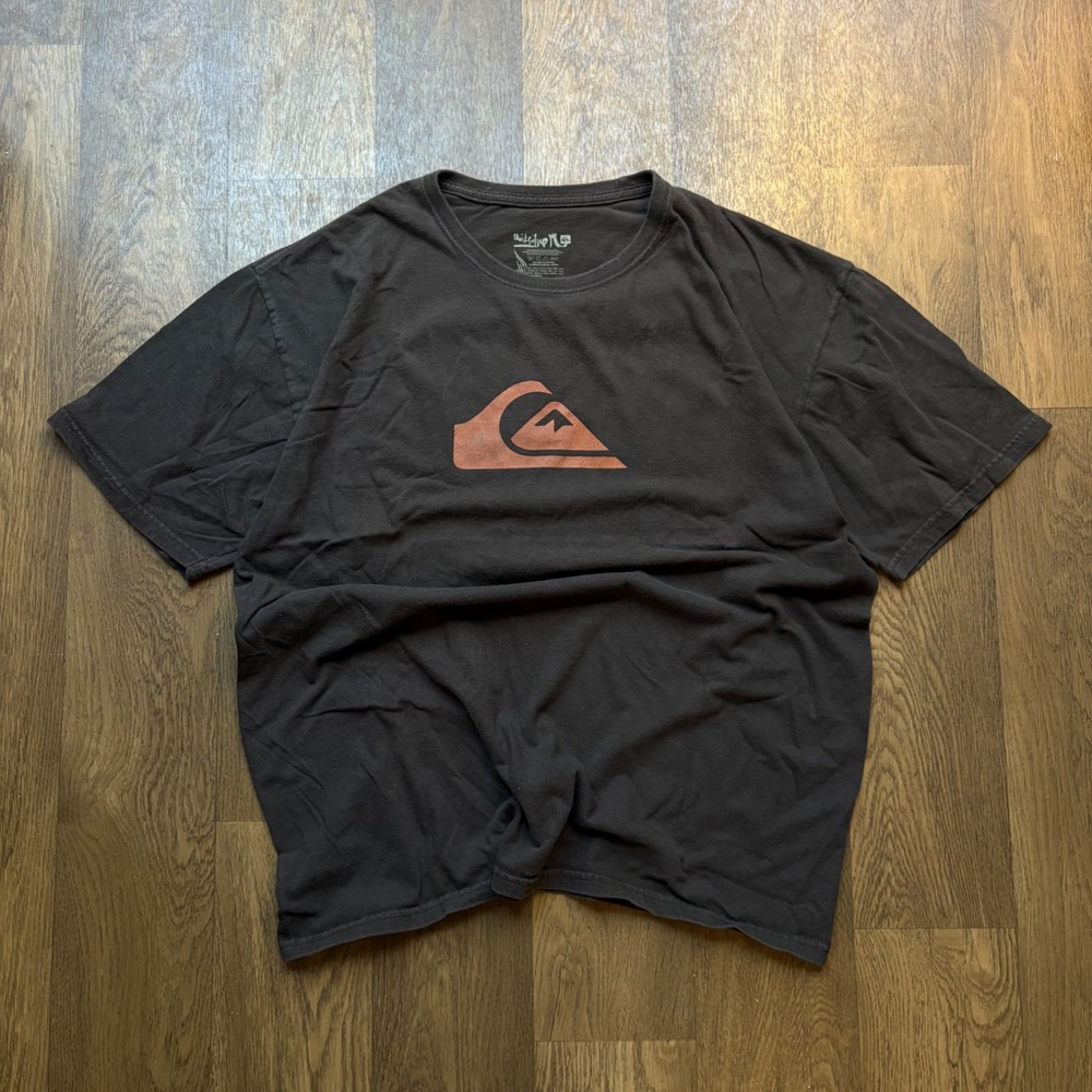 Quiksilver Mens Orange Logo Brown Surf Beach Skater Style Graphic T Shirt